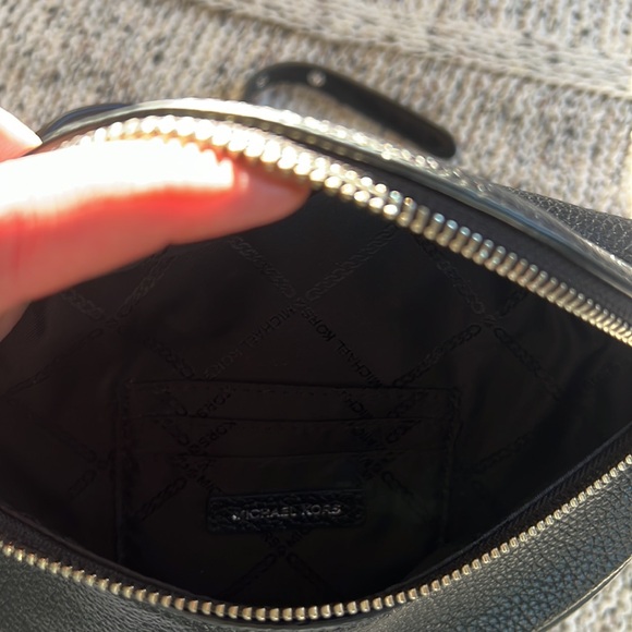 Michael Kors belt bag - Picture 5 of 6